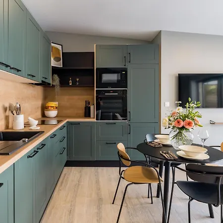 1 Bedroom Cozy In